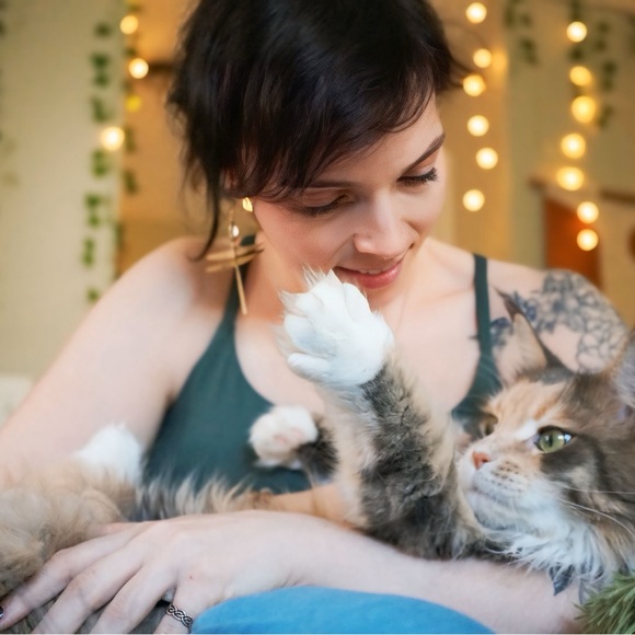 Meet your Posher, Liz - Picture 1 of 1